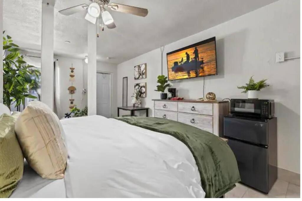 Inviting Oasis - Cozy, Spotless, And Comfortable Room Pahokee Εξωτερικό φωτογραφία